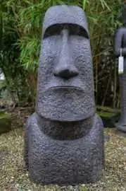 Moai-Kopf, 40x35x61 cm, aus Stein gegossen, handbearbeitet und gefärbt in der Farbe Antik-Finish 